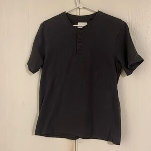 Melrose Place Men’s Henley Shirt. Gray. Size medium